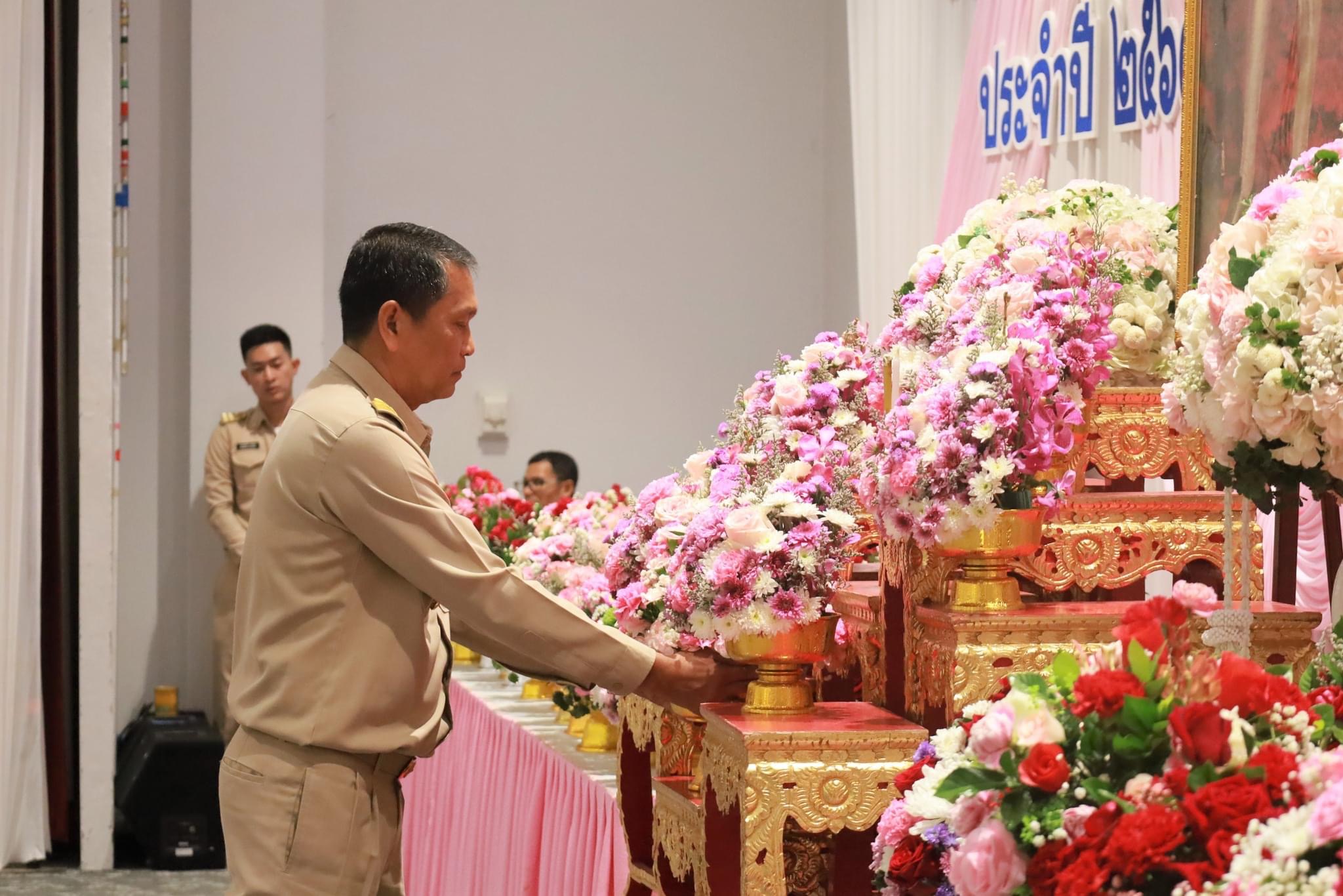พิธีถวายราชสักการะและกล่าวถวายราชสดุดี พระบาทสมเด็จพระจุลจอมเกล้าเจ้าอยู่หัว เนื่องในวันท้องถิ่นไทย