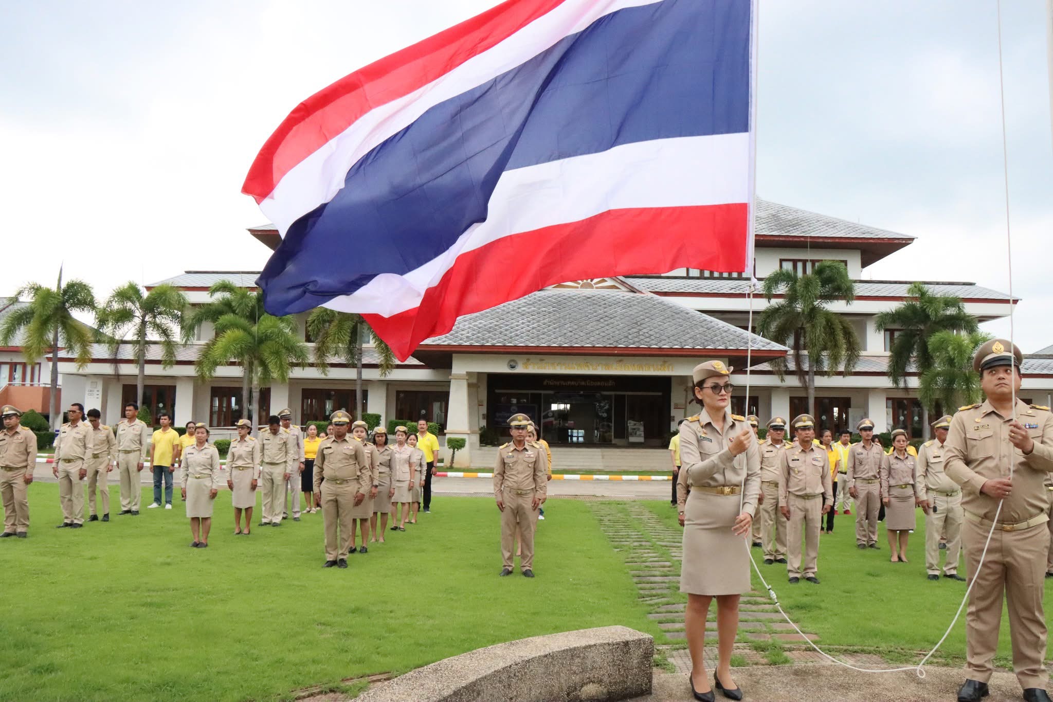 กิจกรรมเข้าแถาเคารพธงชาติสวดมนต์ไหว้พระ