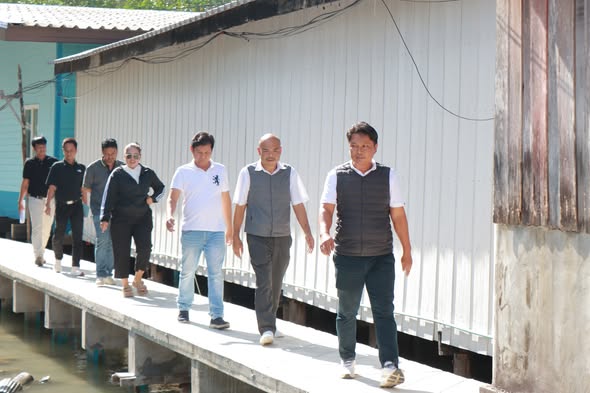นายกเมืองดอนสัก ลงพื้นที่บ้านปากดอนสัก ตรวจสอบเหตุบ้านทรุดตัว