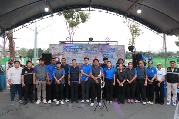 ถนนคนเดินเมืองดอนสักคึกคัก นายกเทศมนตรีนำเปิด ชูสินค้า-อาหารท้องถิ่น