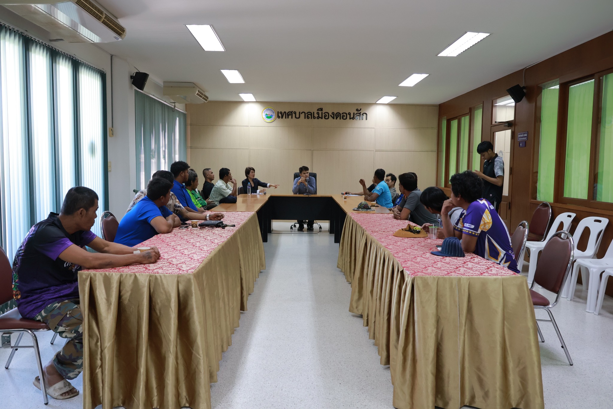 ประชุมพนักงานขับรถและพนักงานท้ายรถขยะ