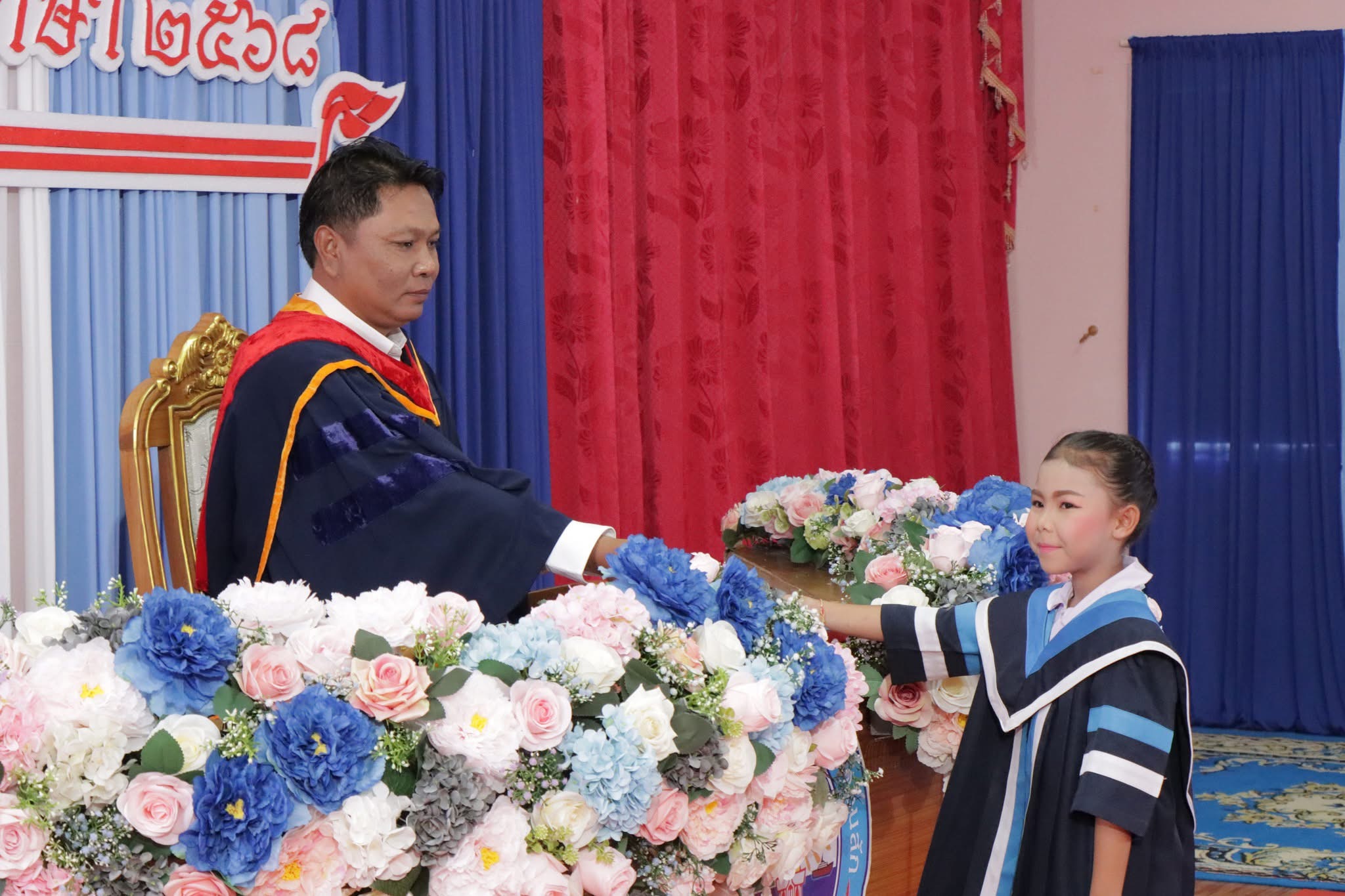 เทศบาลเมืองดอนสัก จัดพิธีมอบวุฒิบัตร "บัณฑิตน้อย" ประจำปี 2569 สร้างความภาคภูมิใจในก้าวแรกของการศึกษา