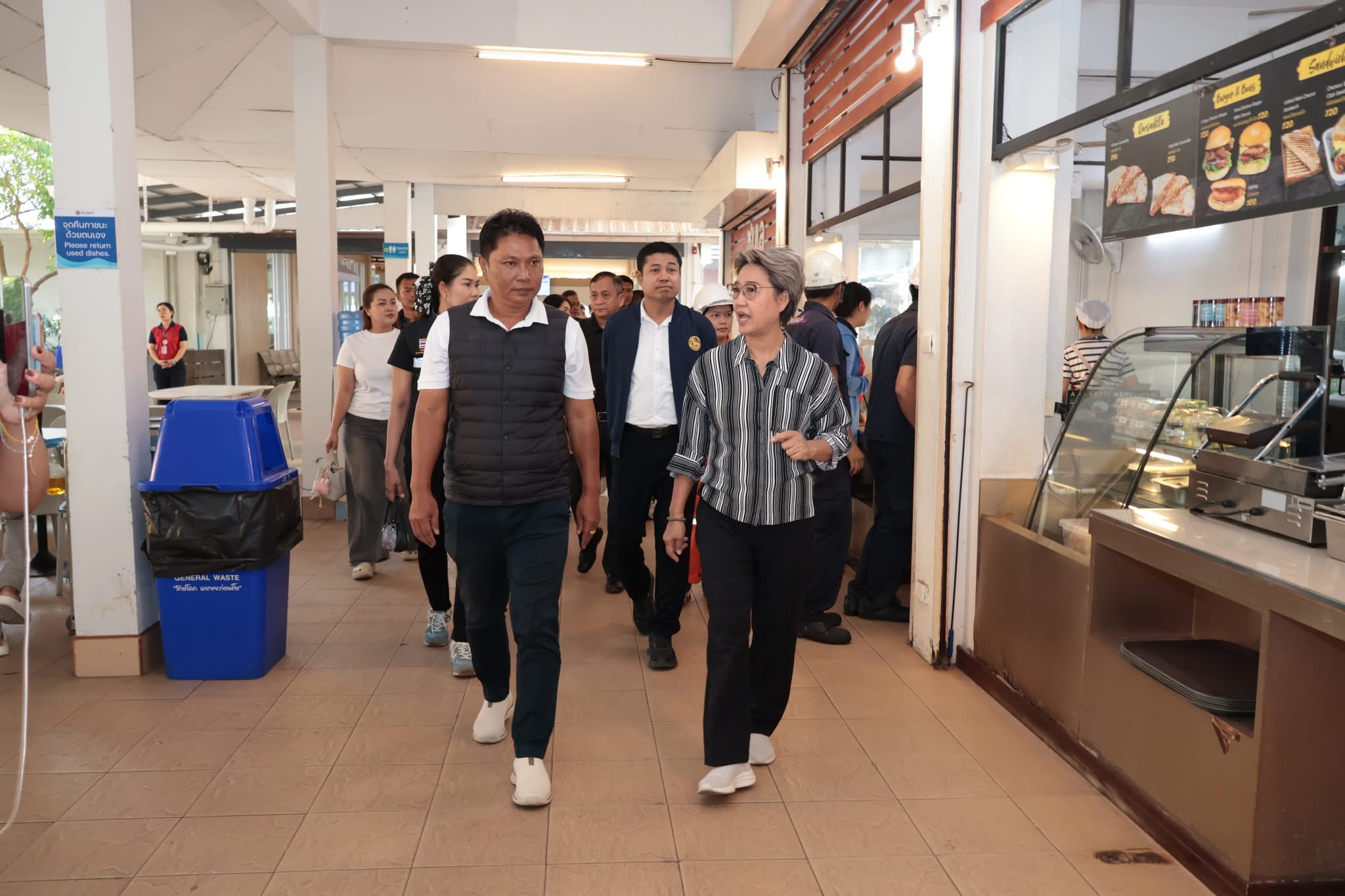 เทศบาลเมืองดอนสัก ลงพื้นที่ศึกษาดูงาน "ท่าเทียบเรือซีทรานเฟอร์รี่" ยกระดับมาตรฐานการบริการและความปลอดภัย รับท่องเที่ยวคึกคัก
