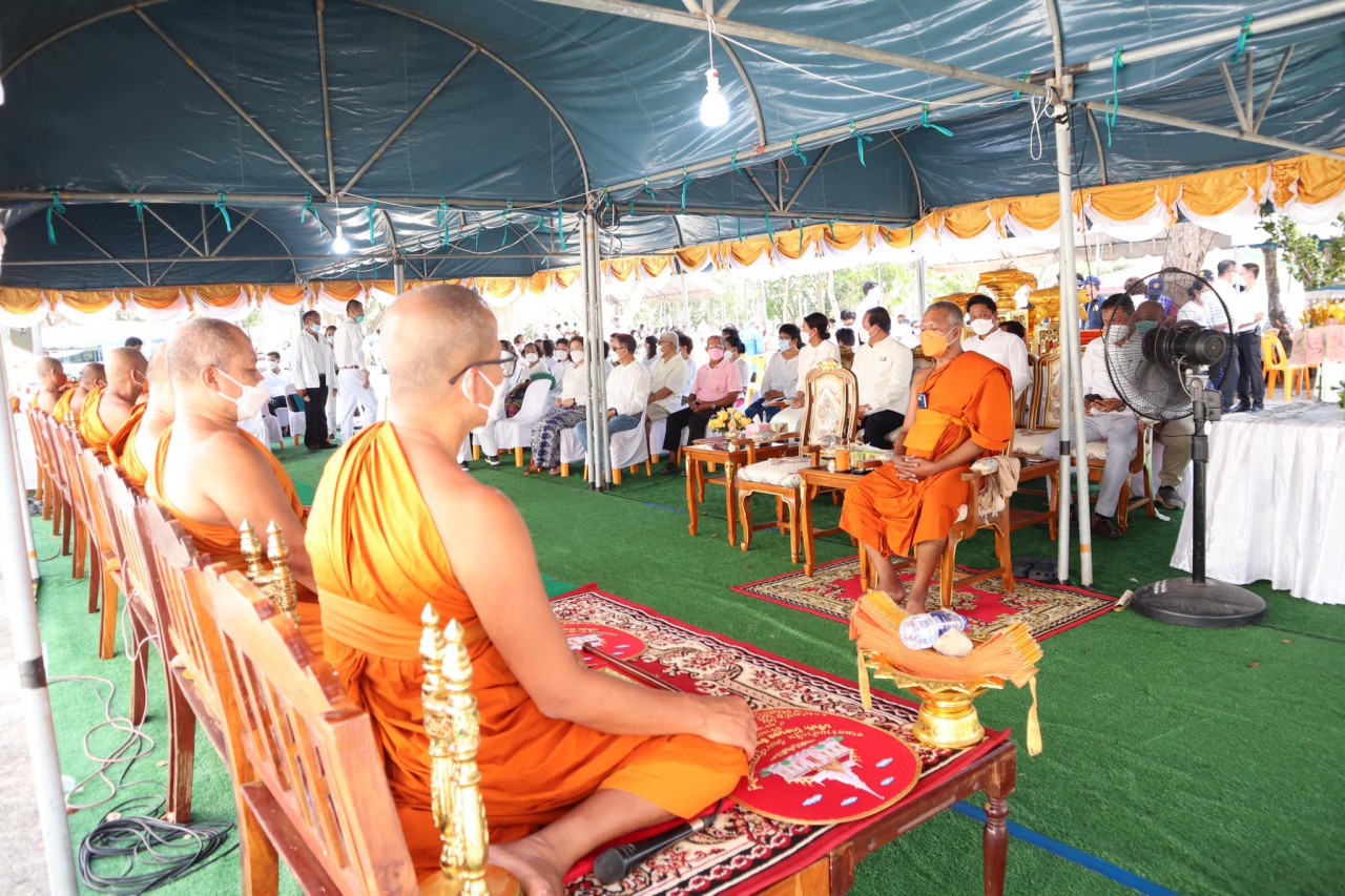 งานประเพณีแห่ผ้าขึ้นธาตุ ปิดทอง สรงน้ำรูปเหมือนพ่อหลวงจ้อย
